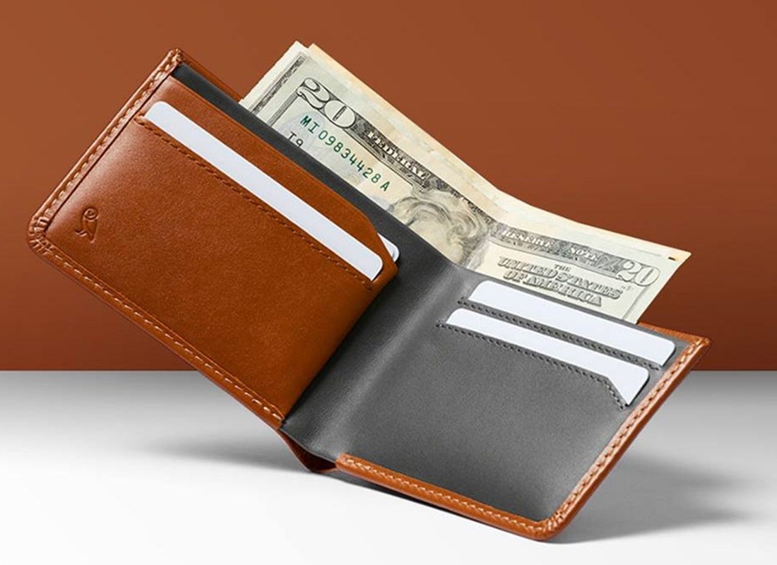 Tired Of Losing Your Cards? This Leather Zip Card Holder Is For You!